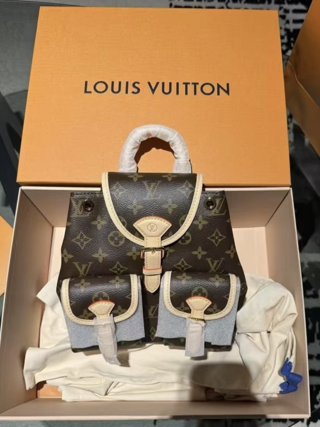 LOUIS VUITTON Neverfull MM